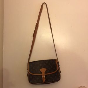 Louis Vuitton Cross Body Purse